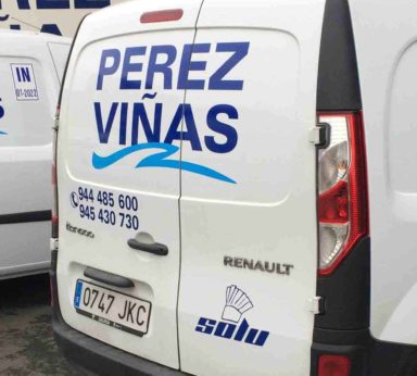 Publicidad de Pérez Viñas pintado en furgoneta