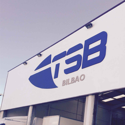 rotulo en pabellon industrial empresa TSB